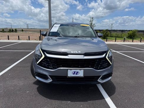 Used 2023 Kia Sportage EX FWD image 2