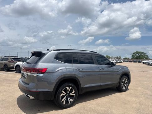 Used 2024 Volkswagen Atlas SE FWD image 22