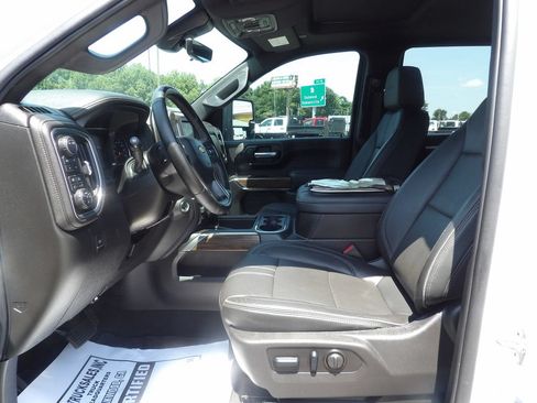 Used 2023 Chevrolet Silverado 2500 High Country w/ Z71 Off-Road Package AWD/4WD image 17