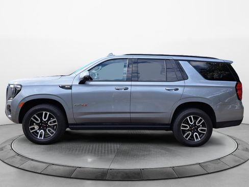 Used 2023 GMC Yukon AT4 w/ Technology Package AWD/4WD image 4
