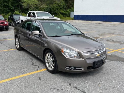 Used 2011 Chevrolet Malibu LTZ w/ HFV6 Engine Package FWD image 2