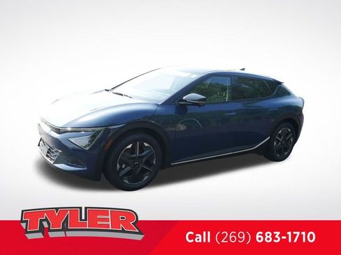 New 2025 Kia EV6 Light w/ Light LR Technology Package AWD/4WD image 3