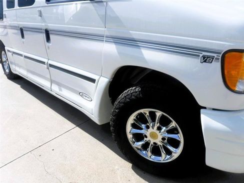 Used 2000 Ford E-150 and Econoline 150 RWD image 16