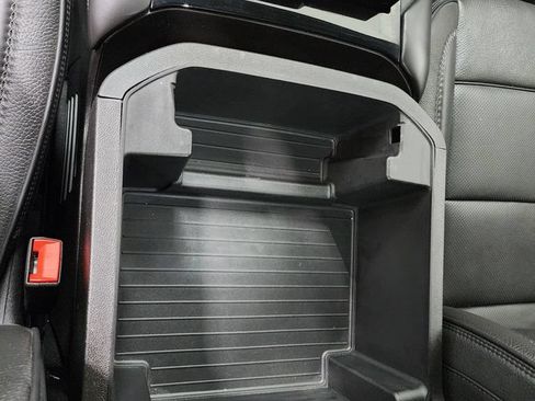 Used 2025 GMC Yukon Denali AWD/4WD image 21
