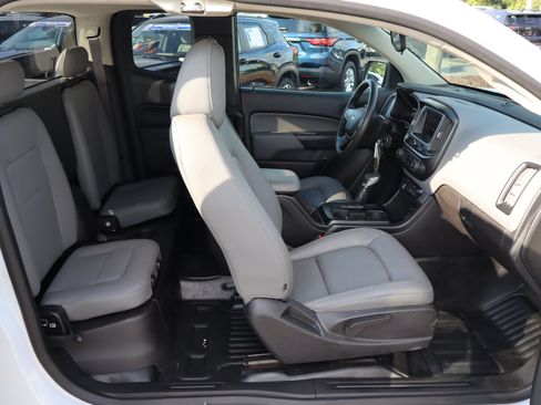 Used 2022 Chevrolet Colorado W/T w/ WT Convenience Package RWD image 36