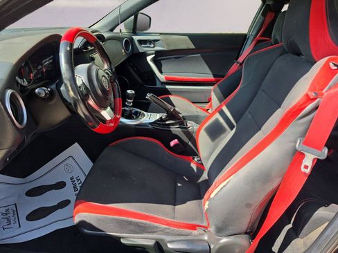 Used 2019 Toyota 86 TRD SE RWD image 9