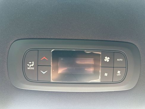 New 2026 Chrysler Pacifica Limited image 16