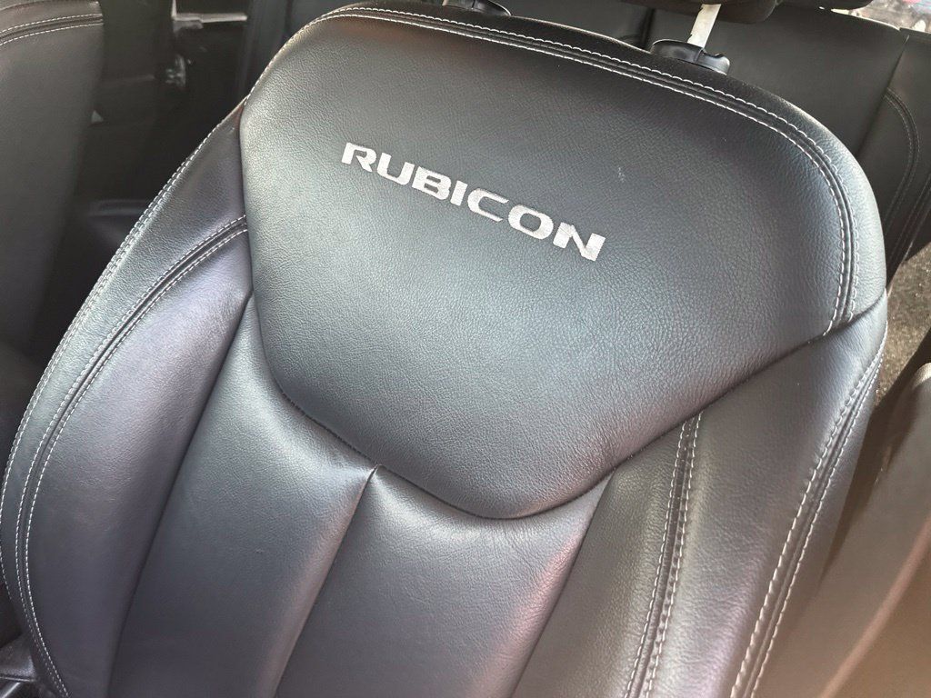 Used 2017 Jeep Wrangler Unlimited Rubicon AWD/4WD image 14