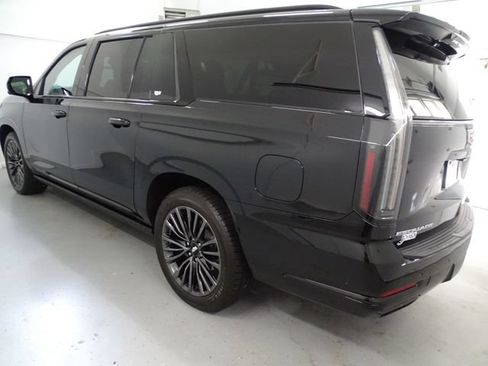 Used 2025 Cadillac Escalade ESV Sport Platinum AWD/4WD image 22