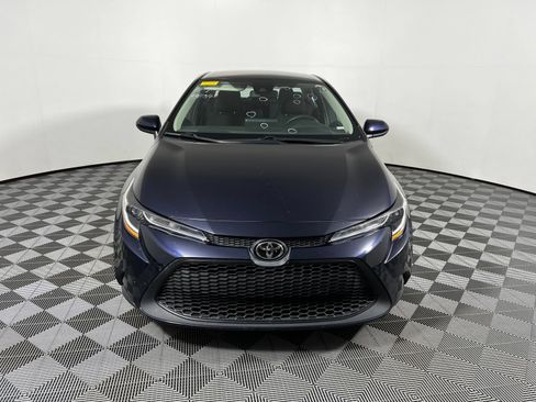 Used 2025 Toyota Corolla LE FWD image 2