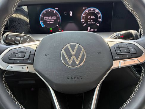 Used 2026 Volkswagen Tiguan SE AWD/4WD image 25