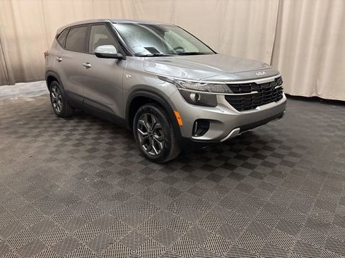 Certified 2024 Kia Seltos LX image 3
