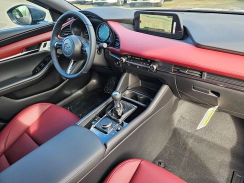 New 2026 MAZDA MAZDA3 2.5 S Hatchback w/ Premium Pkg FWD image 31