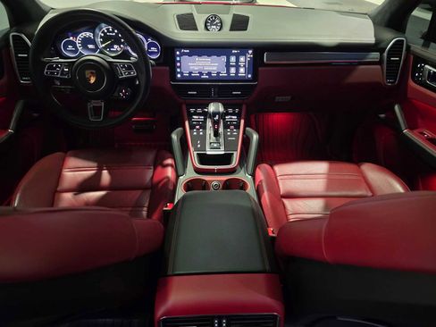 Used 2023 Porsche Cayenne Turbo S image 23