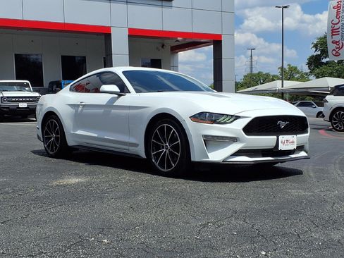 Certified 2020 Ford Mustang Coupe w/ Equipment Group 101A RWD image 4