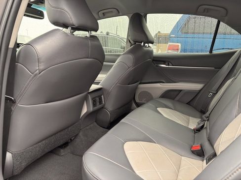 Used 2018 Toyota Camry XLE w/ Audio Package image 18