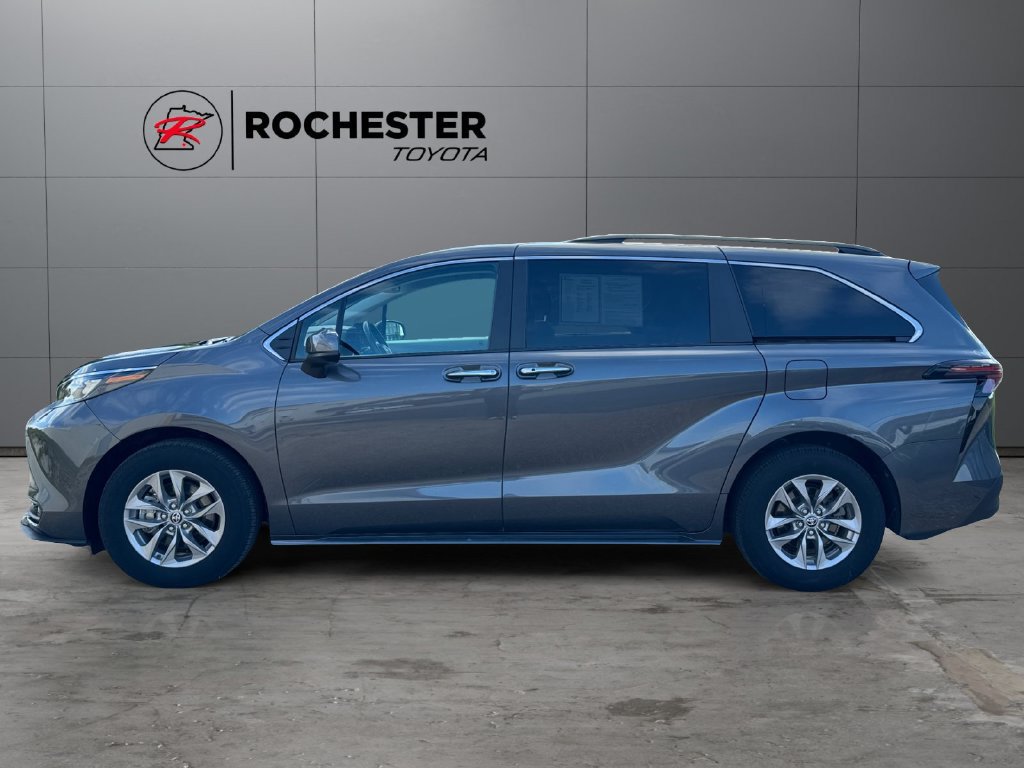 Certified 2025 Toyota Sienna XLE AWD/4WD image 2