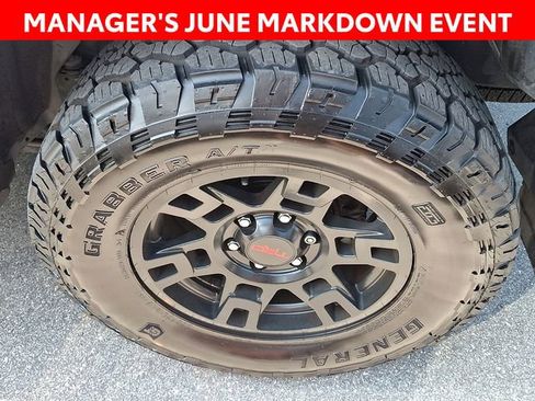 Used 2019 Toyota 4Runner SR5 AWD/4WD image 9