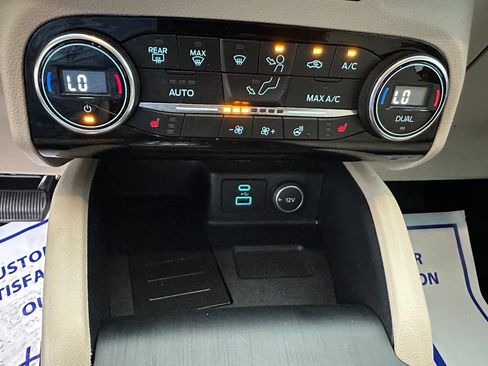 Used 2021 Ford Escape SEL FWD image 18