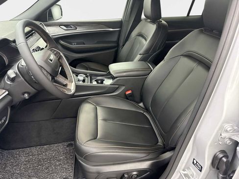 New 2026 Jeep Grand Cherokee Limited AWD/4WD image 12