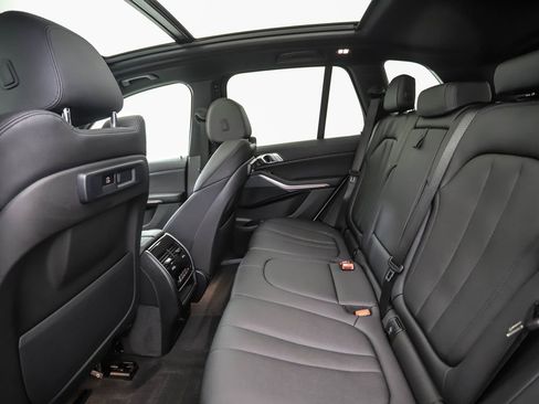 Certified 2022 BMW X5 xDrive40i w/ Parking Assistance Package image 22