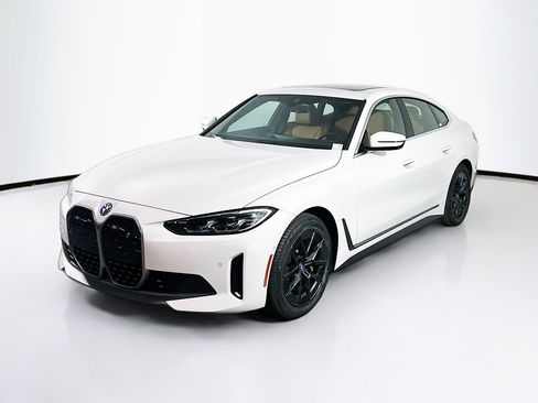 Used 2023 BMW i4 eDrive35 RWD image 3