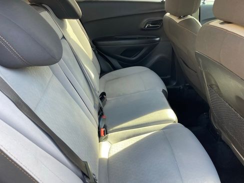 Used 2021 Chevrolet Trax LS w/ Tint and Cruise Package image 10