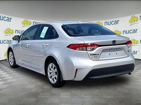 Used 2025 Toyota Corolla LE FWD image 4