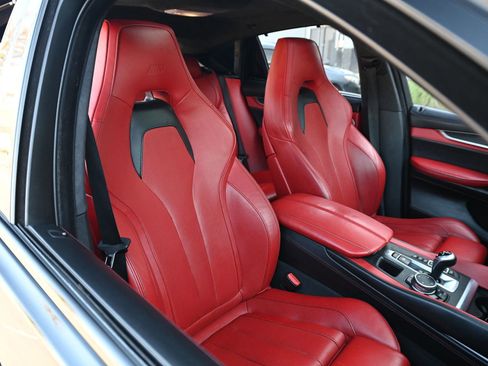 Used 2015 BMW X6 M image 11