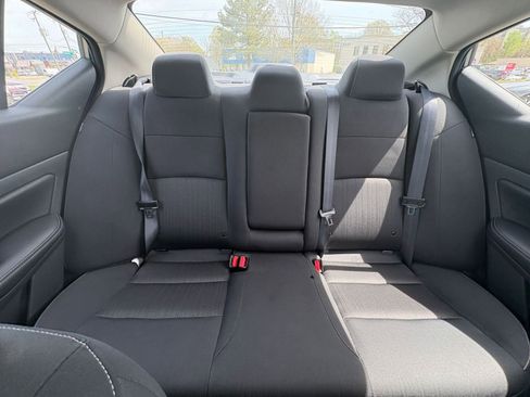 Used 2025 Nissan Altima 2.5 SV FWD image 38