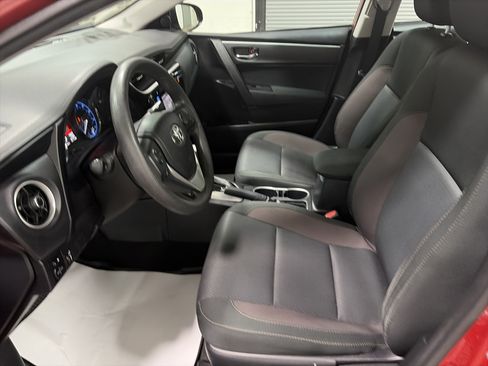 Used 2019 Toyota Corolla LE FWD image 12