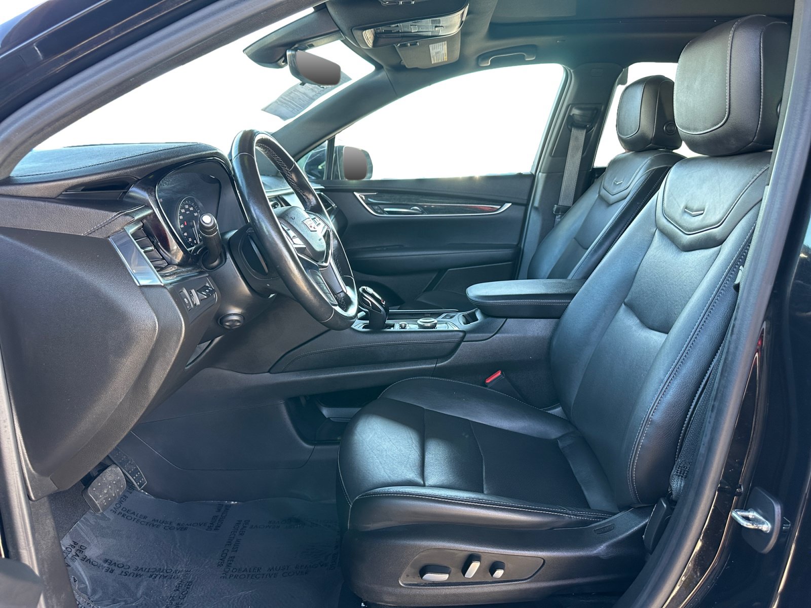 Used 2022 Cadillac XT5 Premium Luxury w/ LPO, ONYX Package FWD image 9