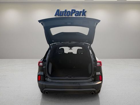 Used 2025 Ford Escape ST-Line Select AWD/4WD image 9