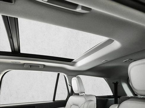 Used 2025 Lincoln Aviator AWD w/ Equipment Group 101A image 20