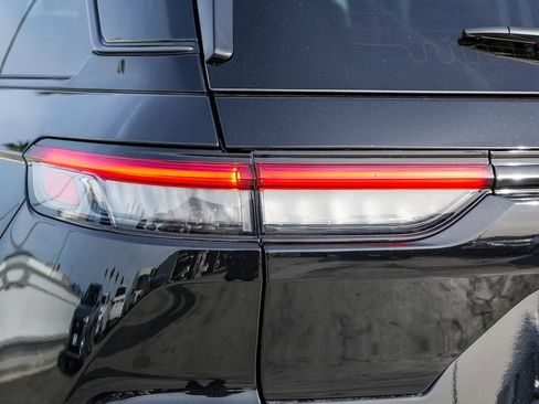 New 2026 Jeep Grand Cherokee Altitude image 10