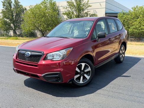 Used 2014 Subaru Forester 2.5i AWD/4WD image 2