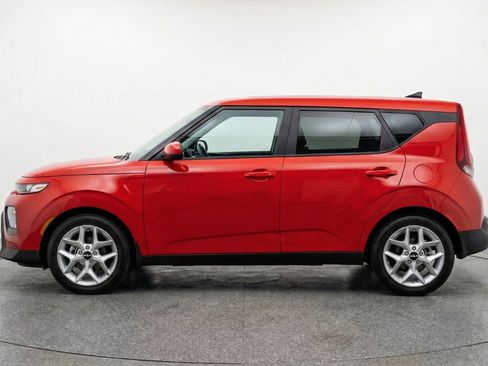 Used 2025 Kia Soul LX w/ LX Technology Package image 5