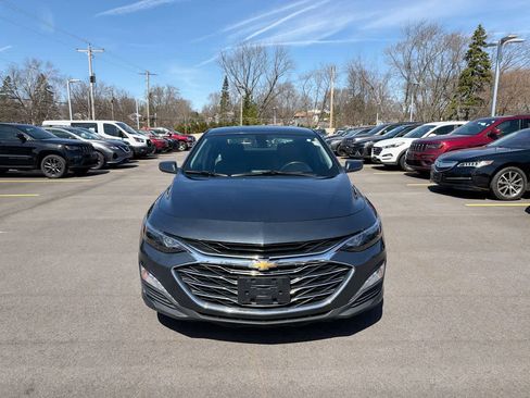 Used 2020 Chevrolet Malibu LT w/ Leather Package FWD image 16