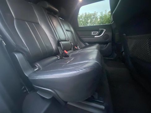 Used 2016 Land Rover Discovery Sport HSE image 31