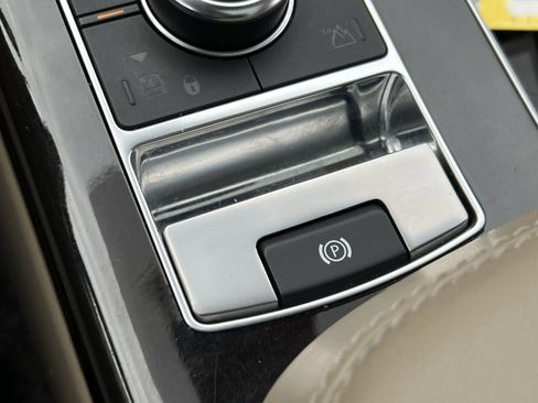 Used 2018 Land Rover Range Rover HSE image 33