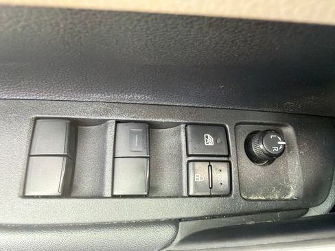 Used 2024 Toyota Corolla Cross L AWD/4WD image 39