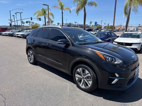 Used 2022 Kia Niro EX FWD image 6