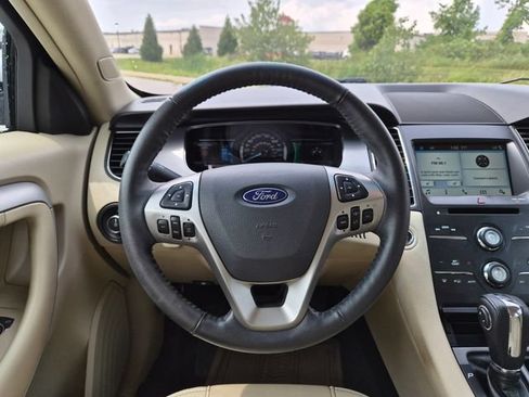 Used 2018 Ford Taurus SEL w/ Equipment Group 201A AWD/4WD image 18