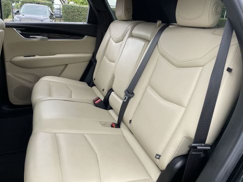 Used 2018 Cadillac XT5 FWD w/ LPO, Wheel Lock Package image 19
