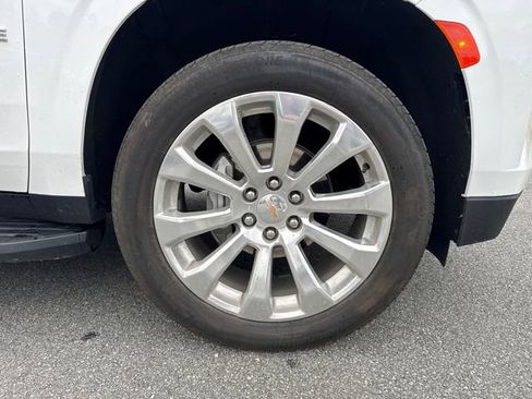 Used 2024 Chevrolet Tahoe Premier w/ Premium Package image 12