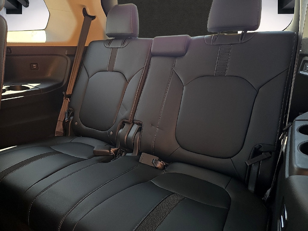 Used 2025 Honda Pilot EX-L image 9