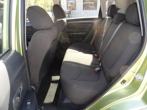 Used 2013 Kia Soul STICK SHIFT! FWD image 10