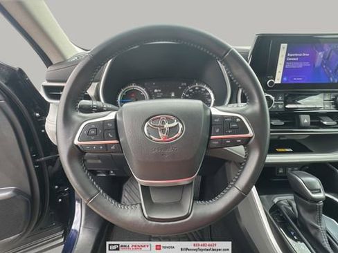 Used 2025 Toyota Highlander XLE image 17