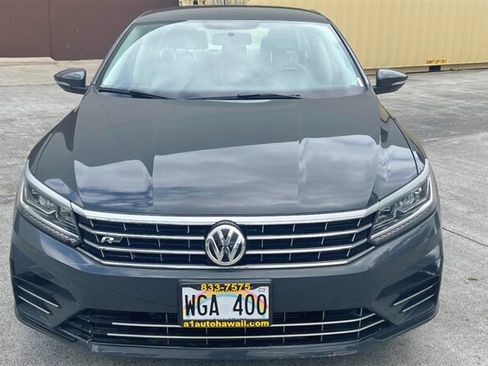 Used 2017 Volkswagen Passat 1.8T R-Line w/ R-Line Lighting Package FWD image 7