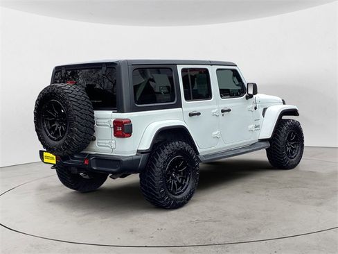 Used 2018 Jeep Wrangler Unlimited Sahara image 5